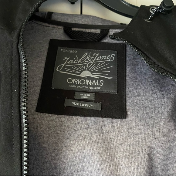 NWOT Jack and Jones original spring zip up jacket with hood (M) - Picture 6 of 6